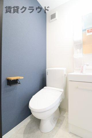ヒルズナインのトイレ|落ち着いた色調のトイレです