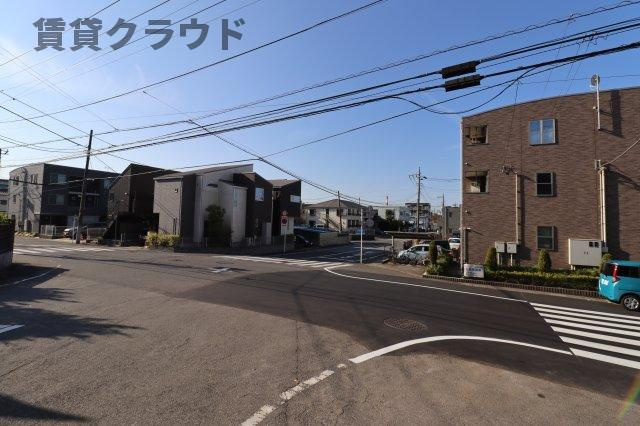 ヒルズナインの周辺