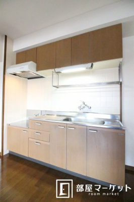 【キッチン】 | ファミーユＤＡＩＳＨＩＮ | 同型タイプ