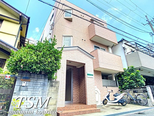 ファミーユの外観