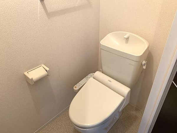 エスペランサ【キャッシュバック対象】のトイレ|ゆったりとした空間のトイレです