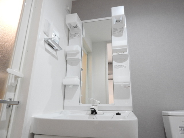 プレールドゥーク元住吉の独立洗面台|他のお部屋の参考写真となります。