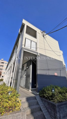 レオパレスルシータ２１の外観