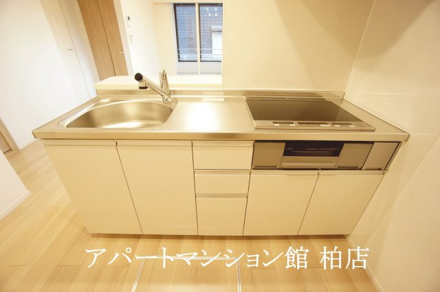 フィオーレのキッチン|同施工会社、同型タイプです