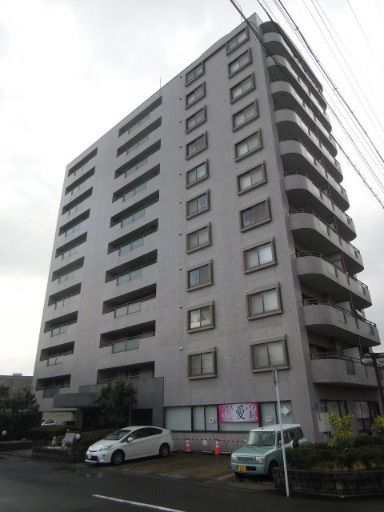 ファミール大手町の外観
