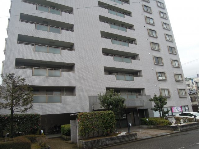 ファミール大手町の外観