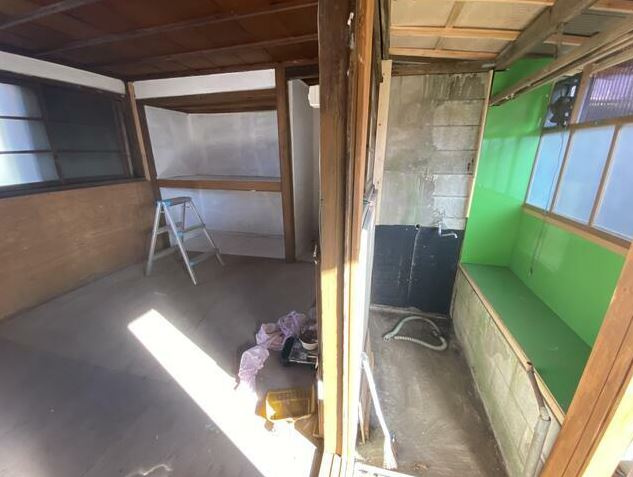 成田市新町貸倉庫の内装