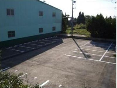 成田第一流通の駐車場