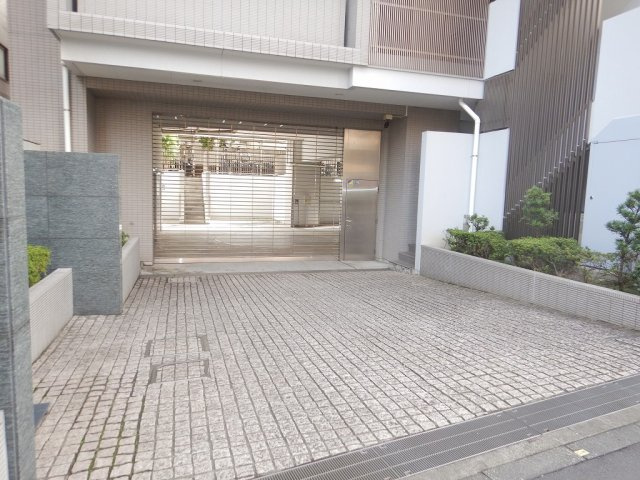 フォルム文京動坂の駐車場