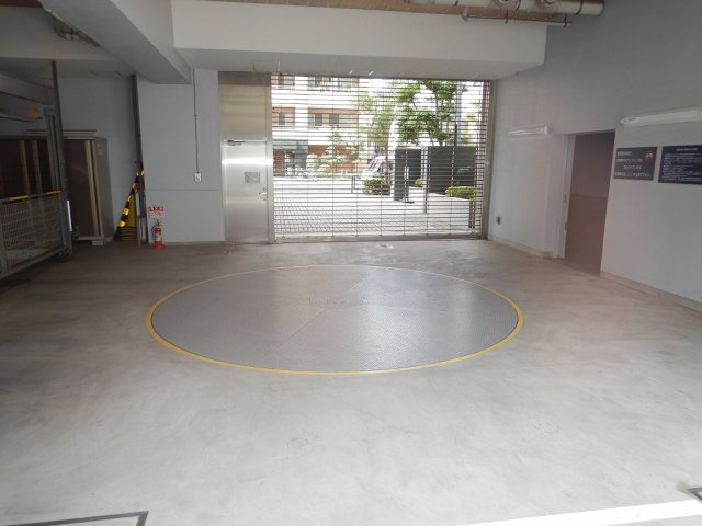 フォルム文京動坂の駐車場
