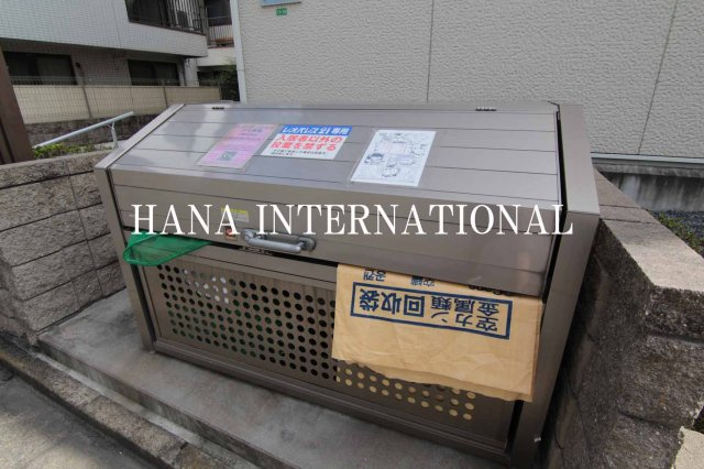 プレジールのその他共用部分|敷地内ごみ置き場です(^^)/
