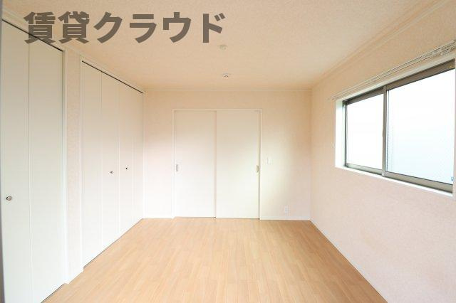 ナリトモ蘇我Aの居間・リビング|こちらのリビングで趣味の時間をお楽しみください
