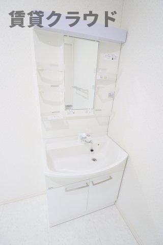 ナリトモ蘇我Aの洗面所|脱衣スペースもあります