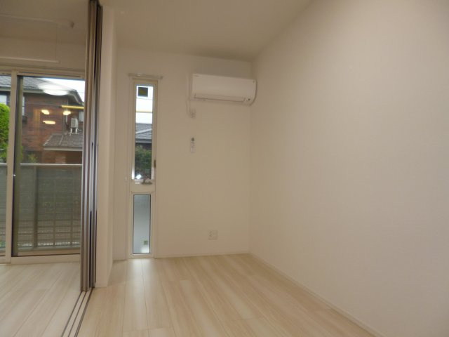 リバーサイドの寝室|洋室