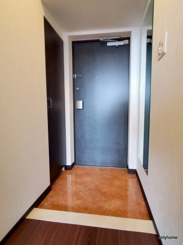 プレジオ難波ASIAN　仲介手数料無料の玄関