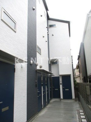 【エントランス】 | Ｈａｕｓ　Ｓｏｌａｎａ（ハウス　ソラーナ） | 落ち着いたエントランスです