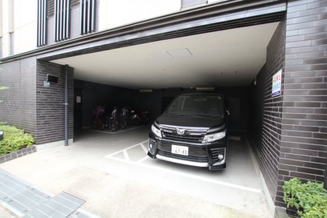 【駐車場】