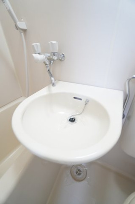 【洗面所】 | レピュート高岡B | ※同物件・同タイプの写真です。