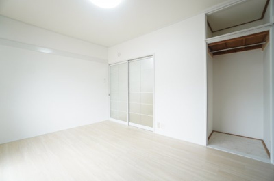 【洋室】 | レピュート高岡B | ※同物件・同タイプの写真です。