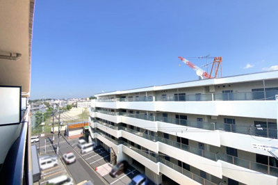 【展望】 | グラン・ドムール城陽 | 徒歩2分にスーパー《京都生活協同組合 コープ城陽》があり毎日のお買い物が助かります。