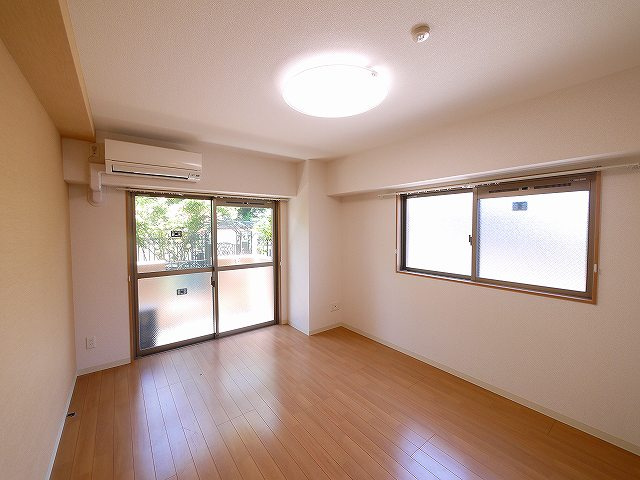 LA RIVIERE OKAMOTOの居間・リビング|使いやすい居間です