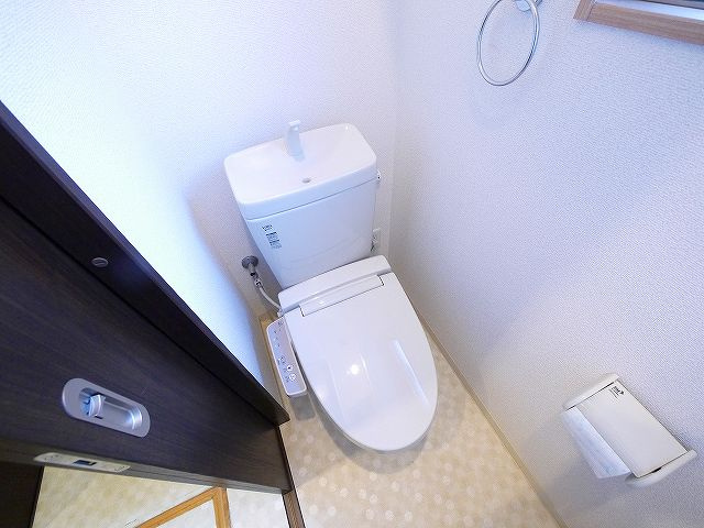 LA RIVIERE OKAMOTOのトイレ|ゆったりとした空間のトイレです