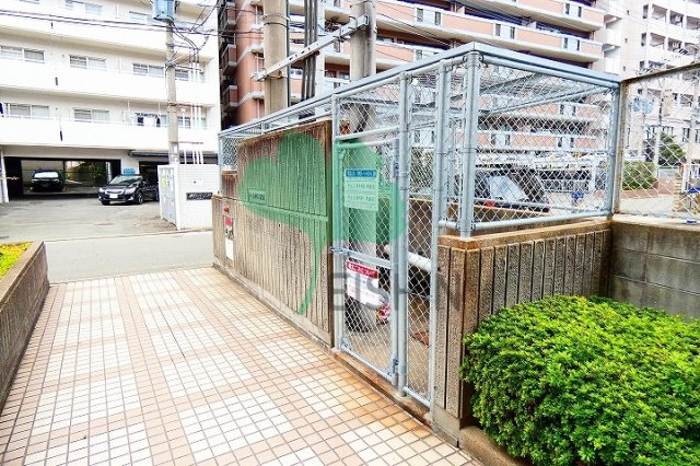 コートタウン駅東の外観