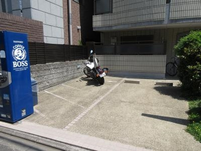 BOIS DE BOULOGNE（ボワードブローニュ）の駐車場