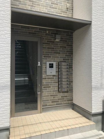 ハーモニーテラス切戸町のエントランス|建物の内部です