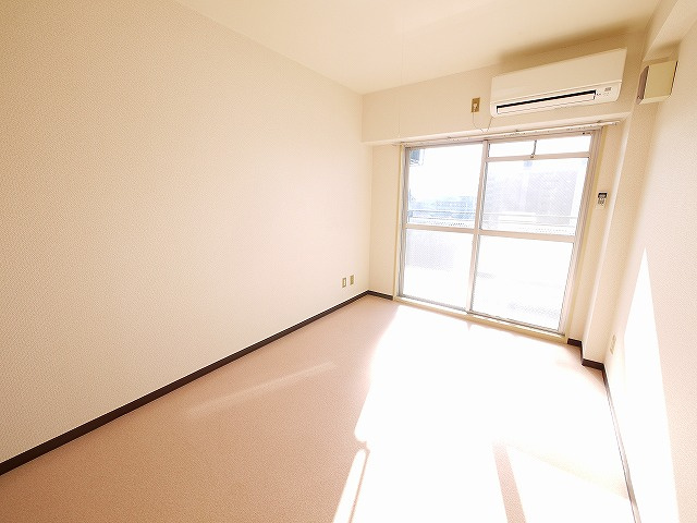 ミユキシティーマンションの居間・リビング|ゆったり過ごせる居間です