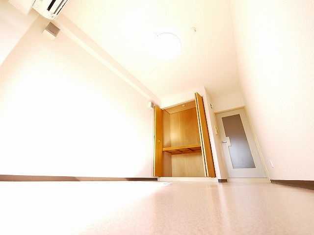 ミユキシティーマンションの洋室|ゆったりした洋室です