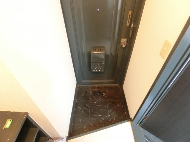 RIZEONE富田林レジデンスⅠの玄関