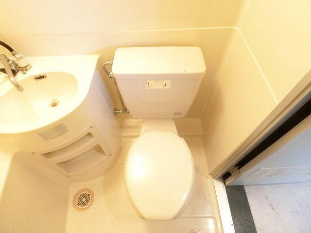 RIZEONE富田林レジデンスⅠのトイレ