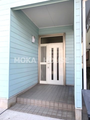 【エントランス】 | アヴェニール | 清潔なエントランスです