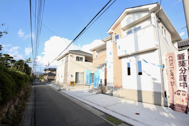 朝倉市一木新築戸建の前面道路含む現地写真