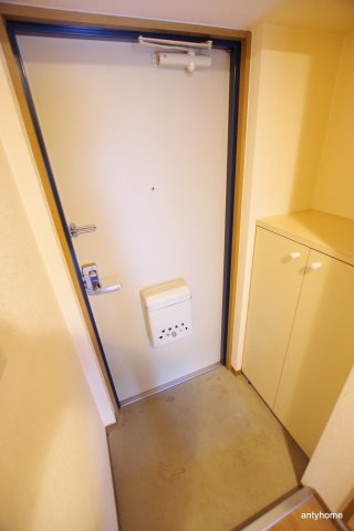 エスリード新大阪　仲介手数料無料の玄関