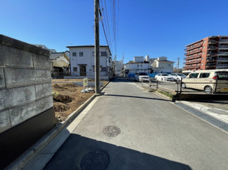 【前面道路含む現地写真】