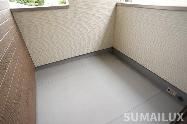 国府４丁目貸家のバルコニー