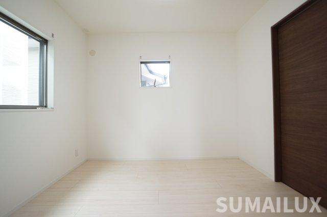 国府４丁目貸家の洋室