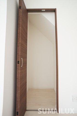 国府４丁目貸家の収納