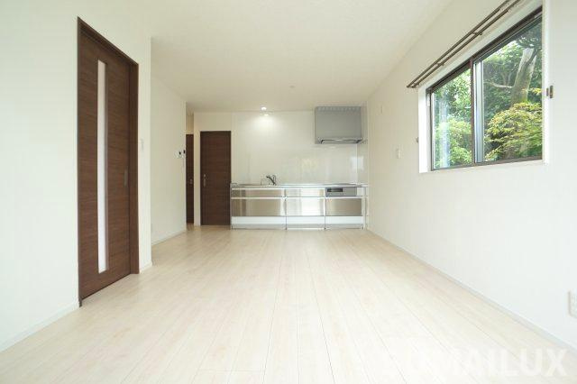 国府４丁目貸家の居間・リビング