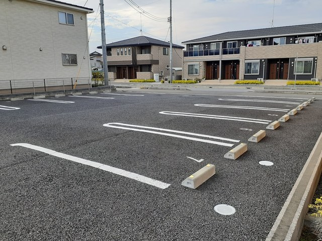 T・グリーングラスの駐車場