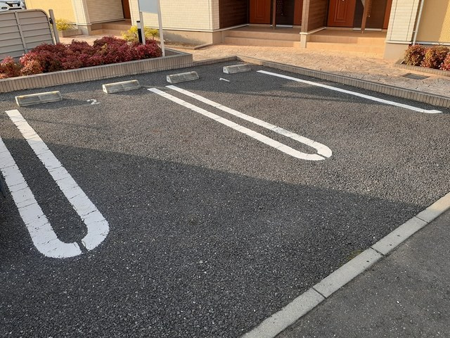 T・グリーングラスの駐車場