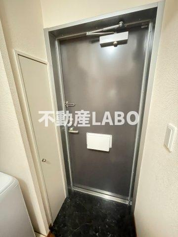 レオパレス平尾ハイツの玄関