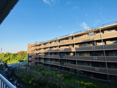 【展望】 | 桜美林ハイツＡ棟 | 緑豊かな眺望が広がっています