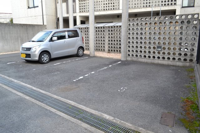 カサベルデの駐車場|敷地内駐車場