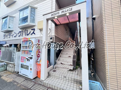 【エントランス】 | ライディングパレス