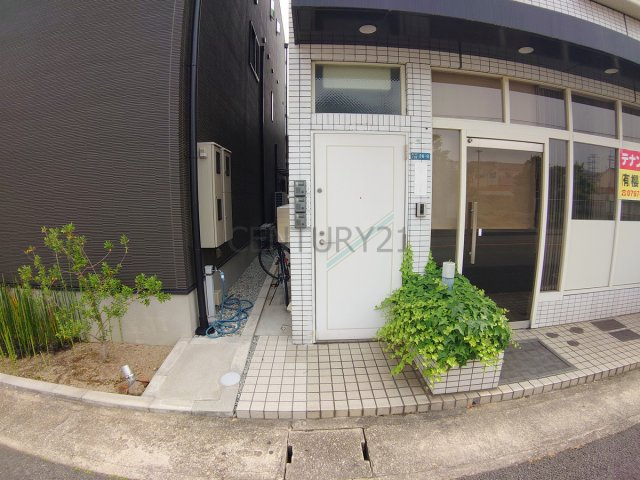 【エントランス】 | メゾン・オクダ