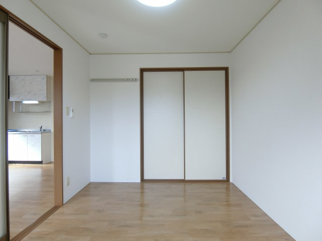 プレミールの洋室