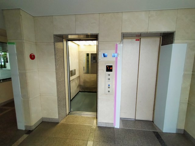コスモシティガーデンズ城東のその他共用部分|エレベーターは二基ございます。